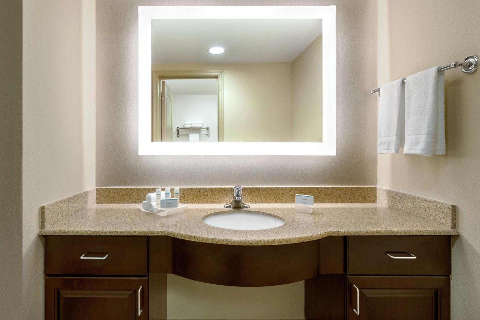 Homewood Suites By Hilton Macon-North Экстерьер фото